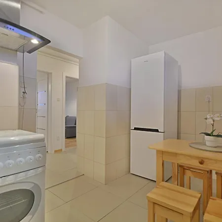 Apartament Ul Marynarzy 7/27 *